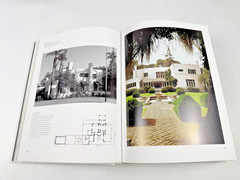 HUGE Architecture in the 20th Century Gabriele Leuthauser Peter Gossel 608 pages