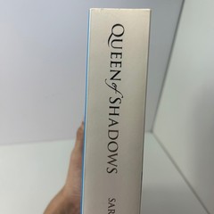 Queen of Shadows UK by Sarah J. Maas Throne of Glass
